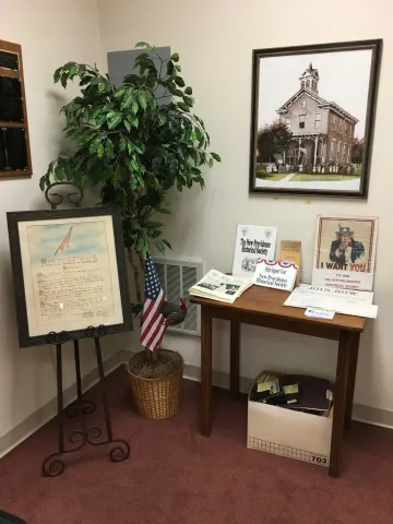 Photo of the lobby of the Mason Room