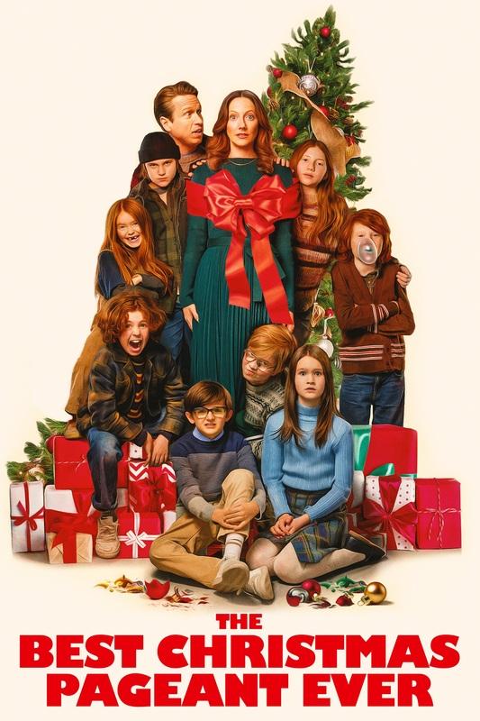 The cover of The Best Christmas Pageant Ever has a family sitting in front of a Christmas tree
